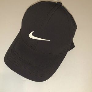 Nike Women’s Drifit Heritage 86 Golf Ball Cap/Hat